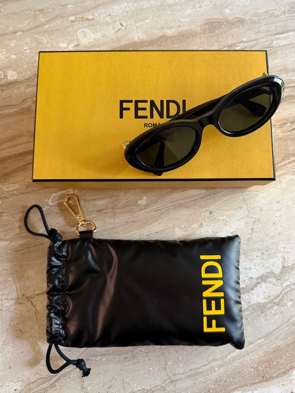 FENDI FF Diamonds Sunglasses (Black)